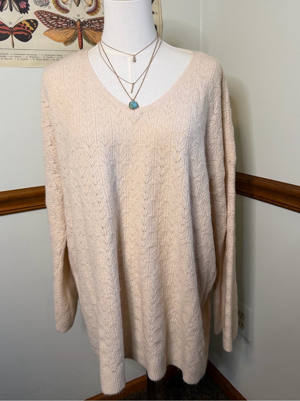 Cream V-Neck Knit Sweater size XL